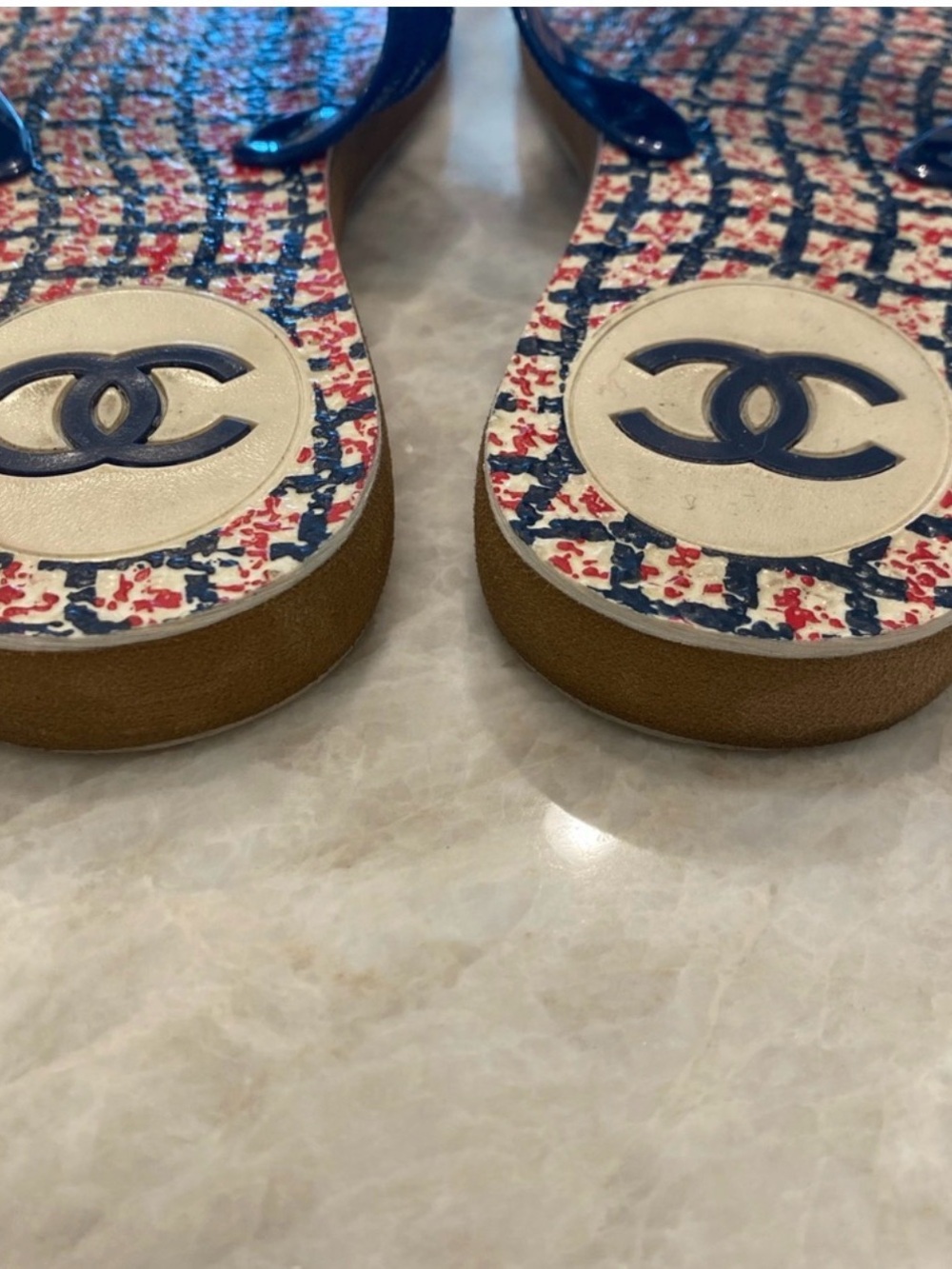 CHANEL Navy and Red Logo Thong Sandals - Picture 4 of 6